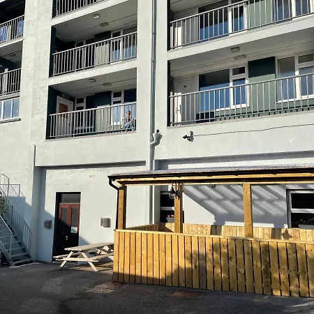 Atlantic Apartotel アパートホテル バンドラン
