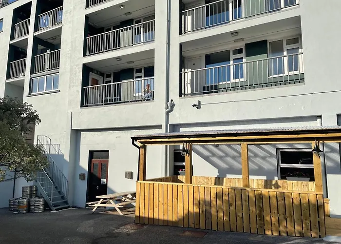 Atlantic Apartotel アパートホテル バンドラン