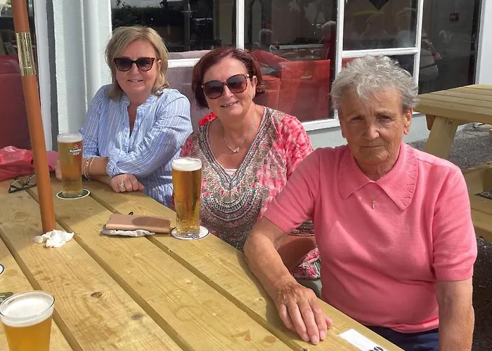 Atlantic Apartotel アパートホテル バンドラン